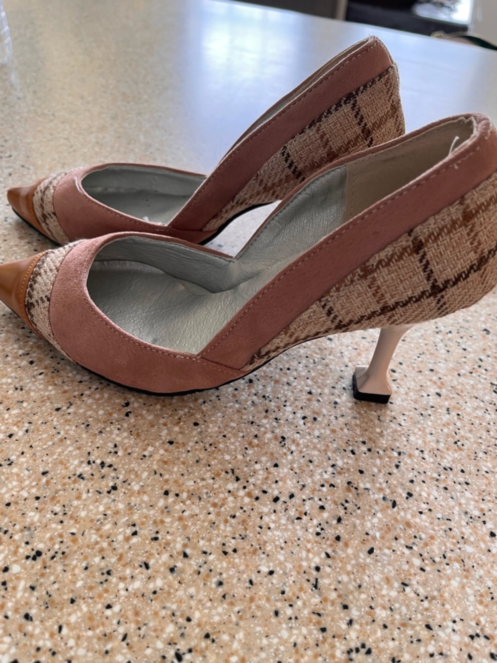 Pointed Toe Mixed-Material Pumps in Dusty Rose and Tan - Picture 3 of 5